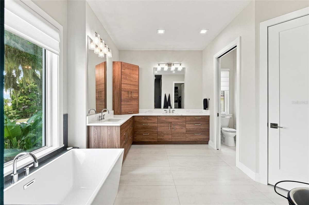1307 LAKE HOWARD DRIVE — photo 37 of 96