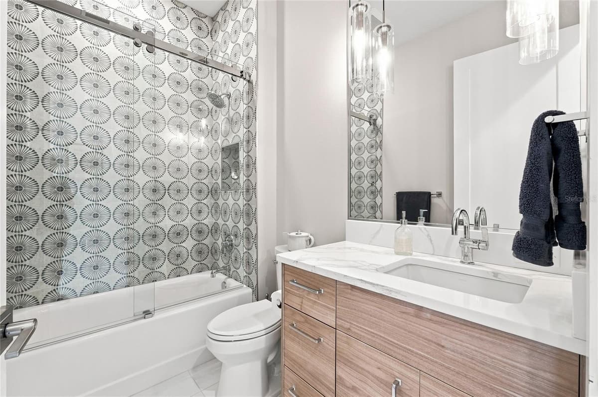 1307 LAKE HOWARD DRIVE — photo 45 of 96
