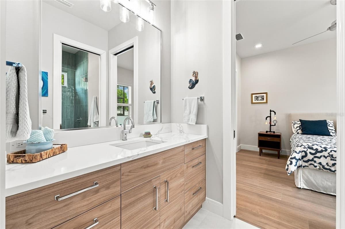 1307 LAKE HOWARD DRIVE — photo 42 of 96