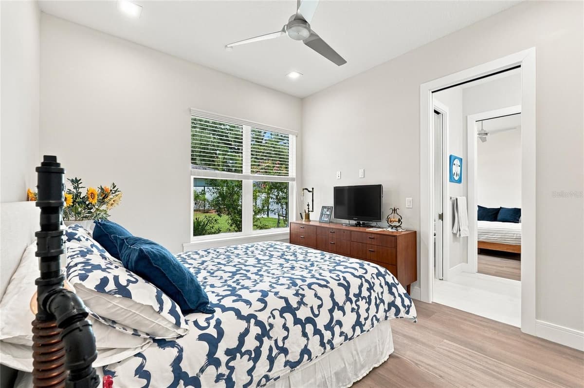 1307 LAKE HOWARD DRIVE — photo 44 of 96