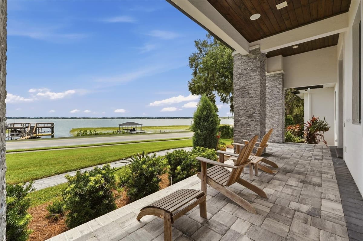 1307 LAKE HOWARD DRIVE — photo 14 of 96