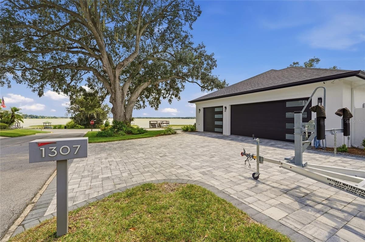 1307 LAKE HOWARD DRIVE — photo 69 of 96