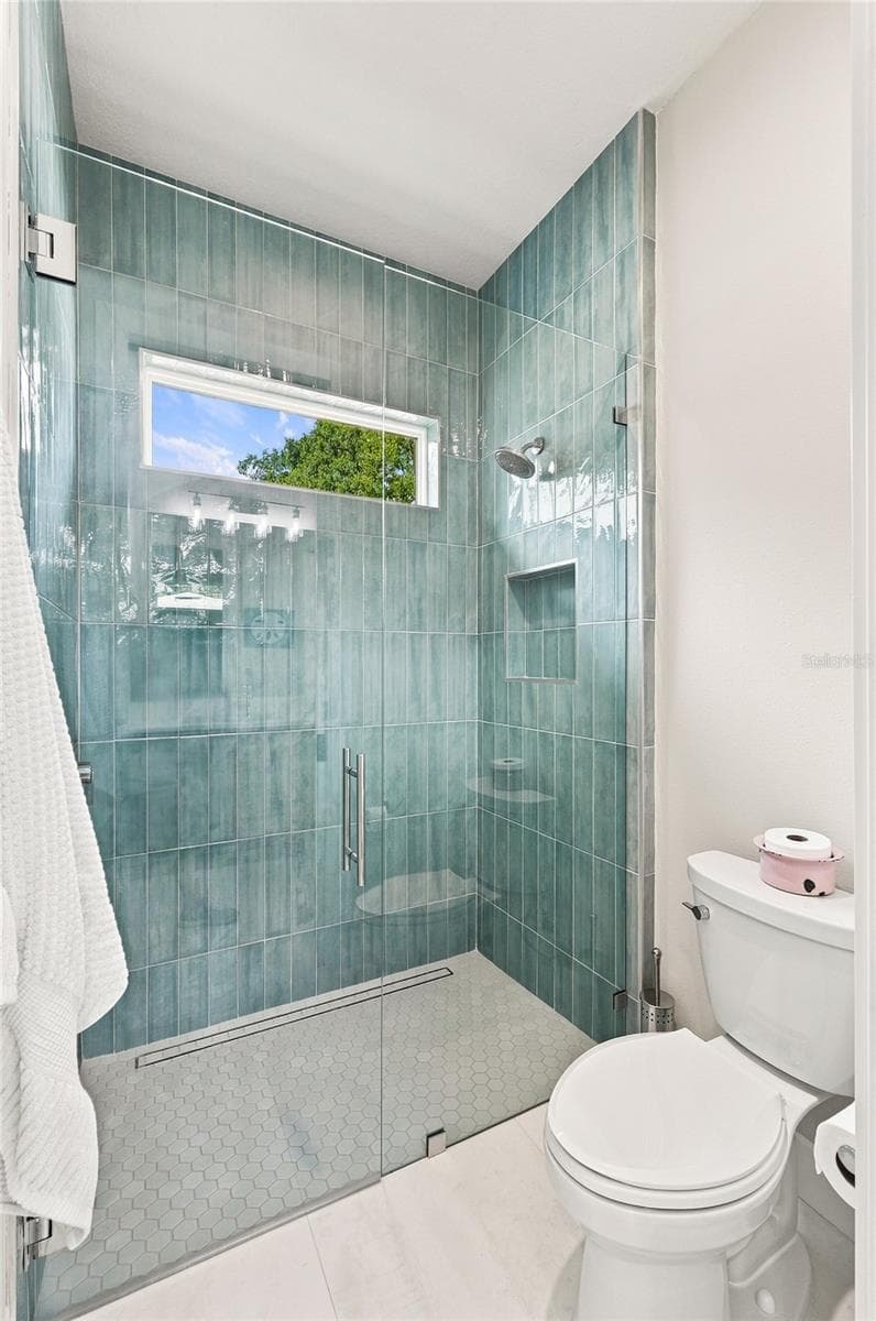 1307 LAKE HOWARD DRIVE — photo 41 of 96