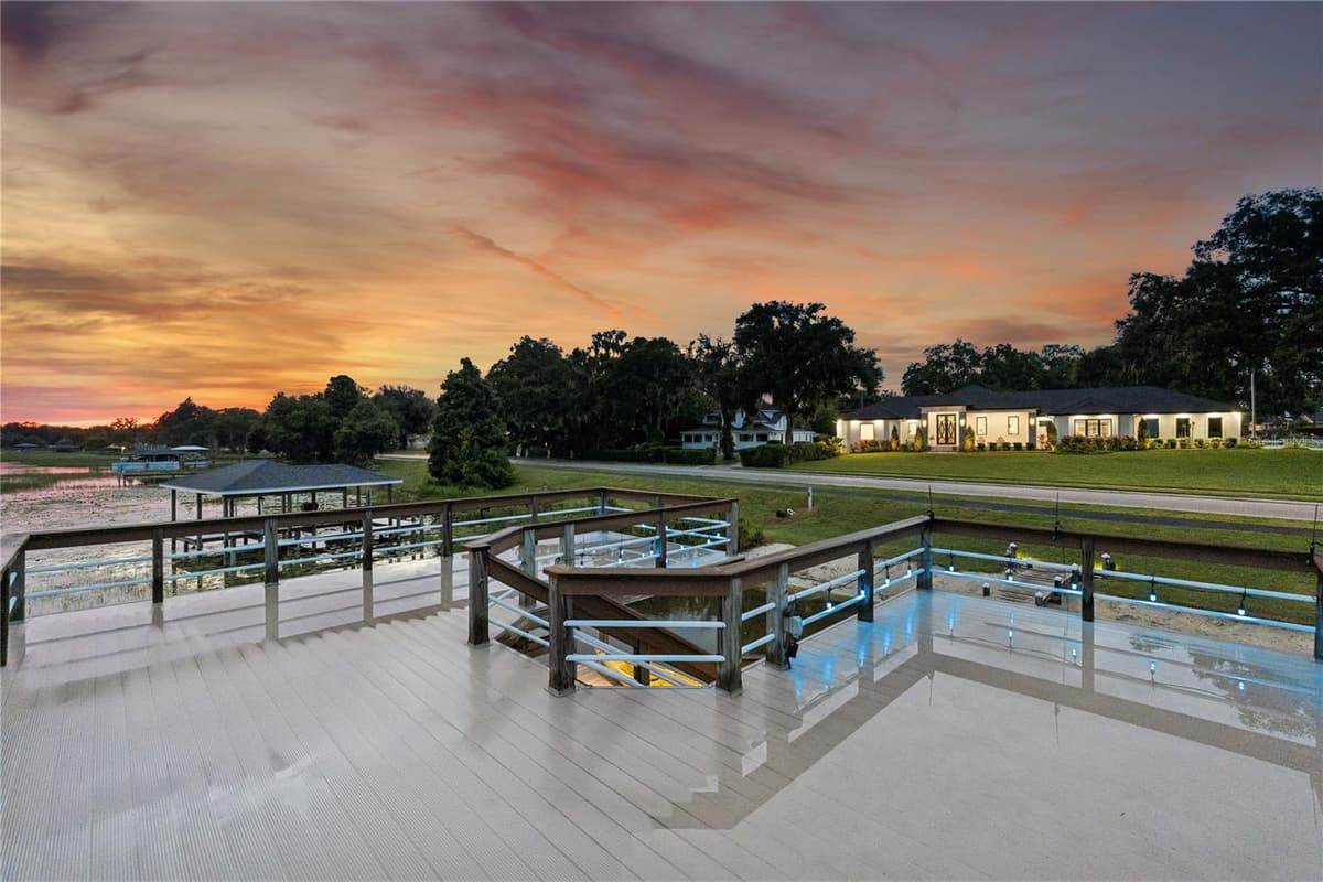 1307 LAKE HOWARD DRIVE — photo 10 of 96