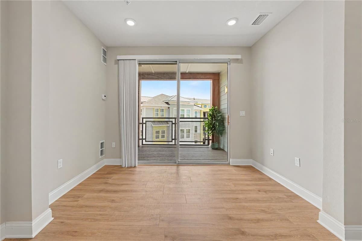 7505 LAUREATE BOULEVARD — photo 5 of 38