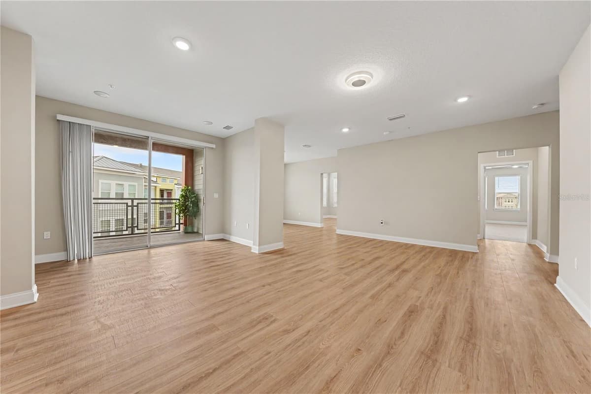 7505 LAUREATE BOULEVARD — photo 4 of 38