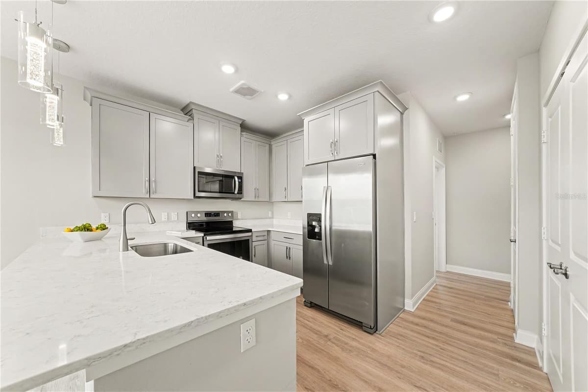 7505 LAUREATE BOULEVARD — photo 9 of 38