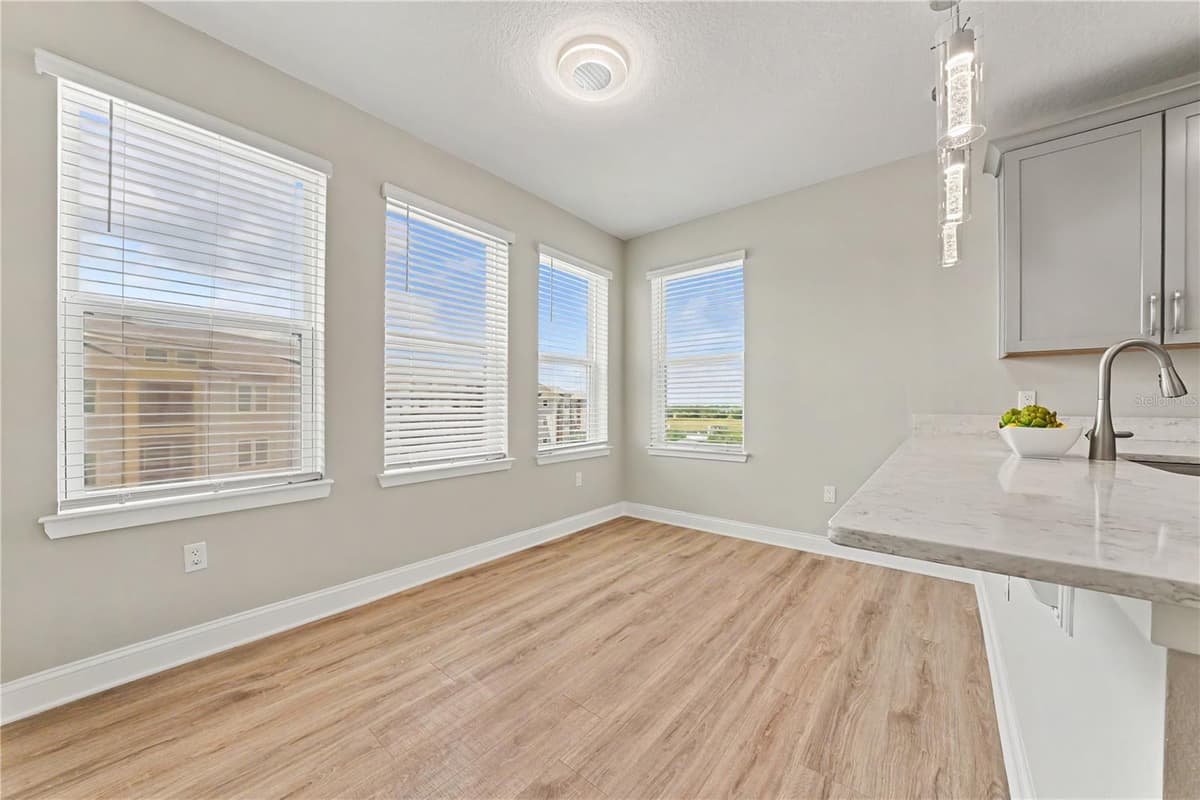 7505 LAUREATE BOULEVARD — photo 11 of 38