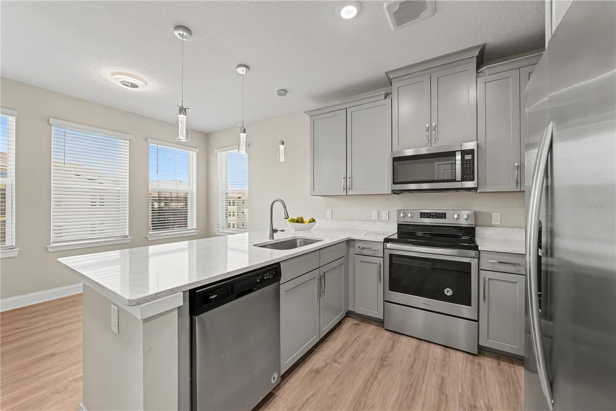 7505 LAUREATE BOULEVARD — photo 14 of 38
