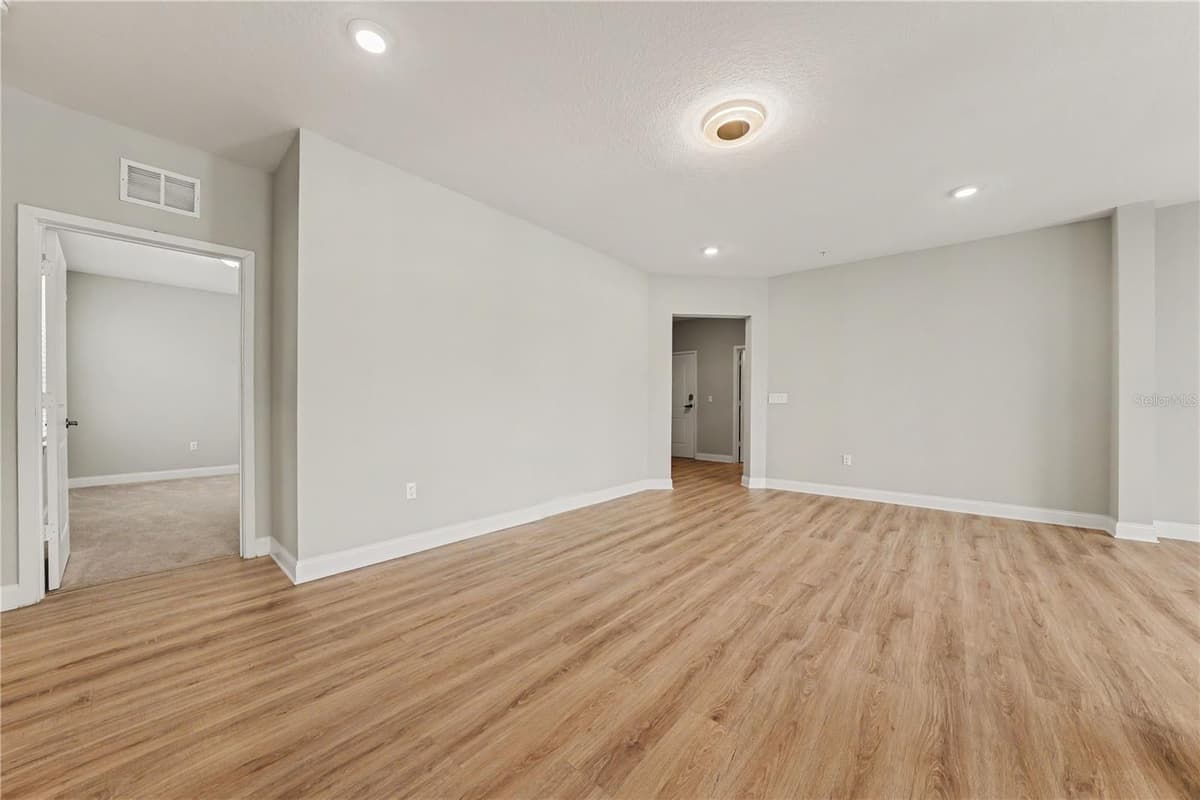 7505 LAUREATE BOULEVARD — photo 8 of 38