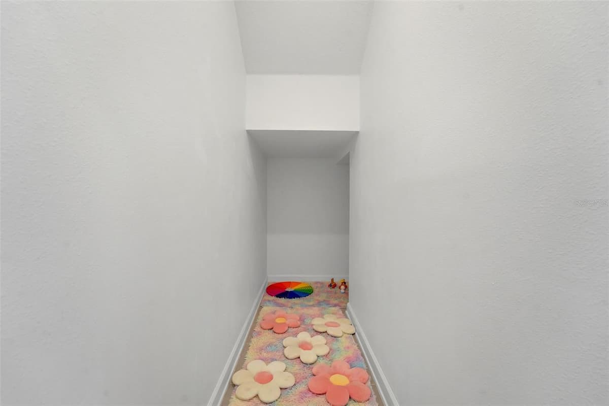 8968 TAKEAWAY WAY — photo 4 of 64