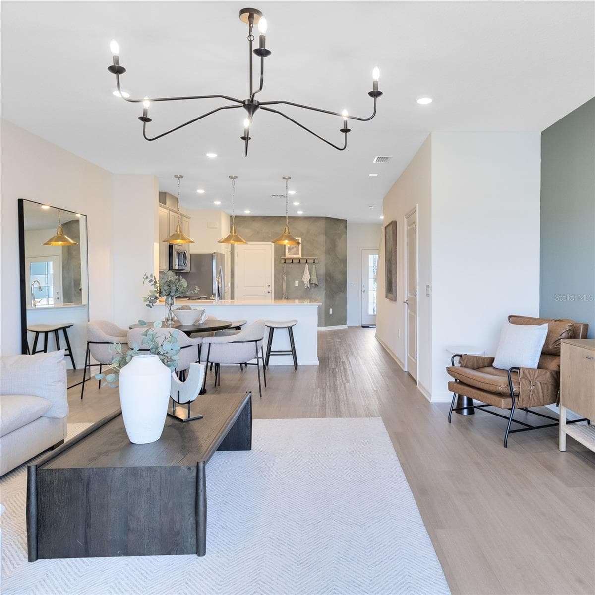 4352 CHESTER SPRINGS BOULEVARD — photo 12 of 29