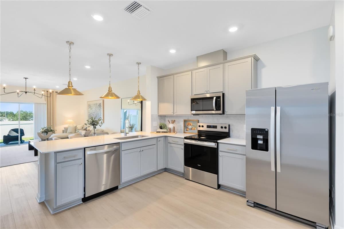 4352 CHESTER SPRINGS BOULEVARD — photo 4 of 29