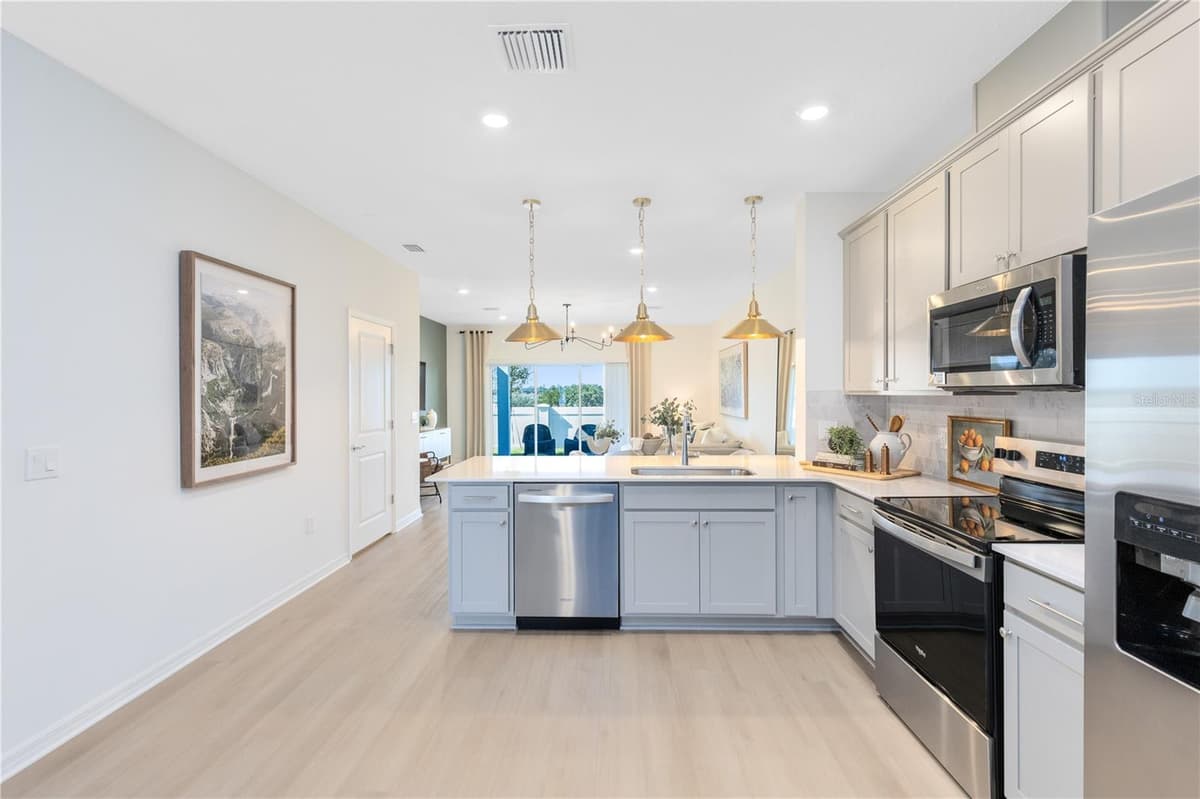 4352 CHESTER SPRINGS BOULEVARD — photo 5 of 29