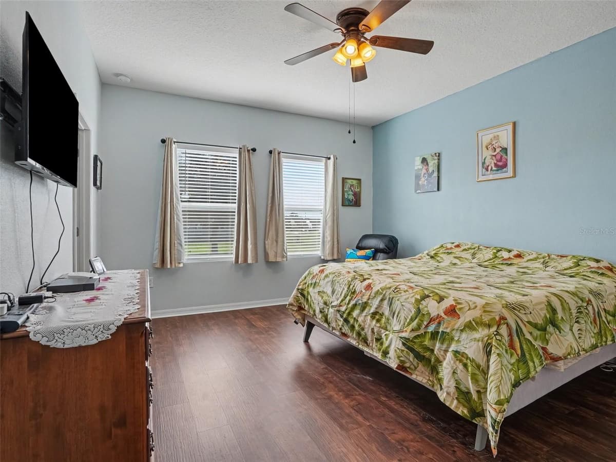 524 BLUE WATER COURT — photo 18 of 31