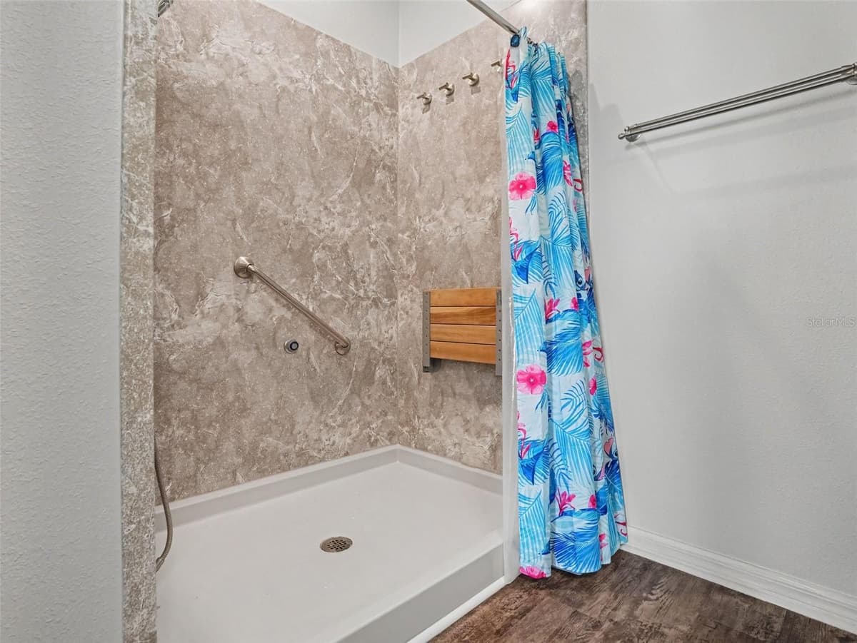 524 BLUE WATER COURT — photo 26 of 31