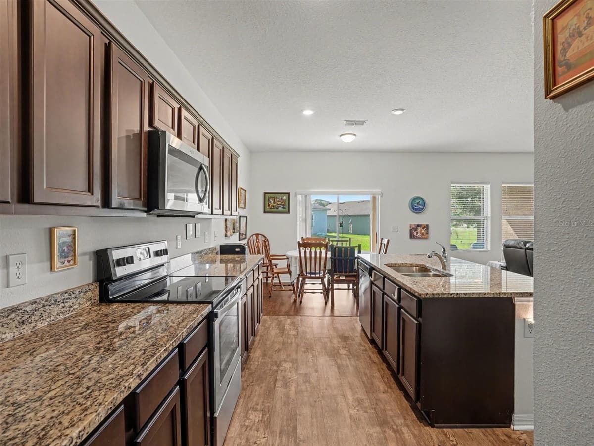 524 BLUE WATER COURT — photo 15 of 31
