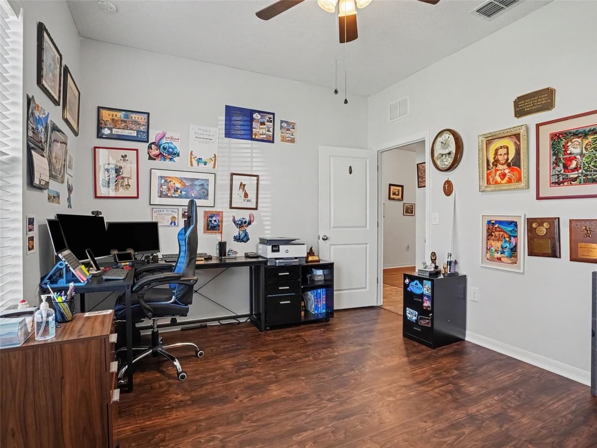 524 BLUE WATER COURT — photo 4 of 31