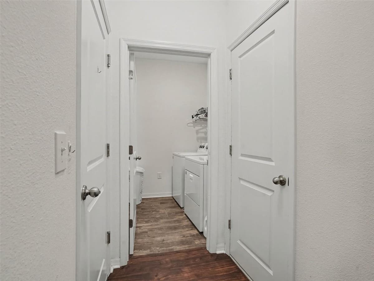 524 BLUE WATER COURT — photo 28 of 31