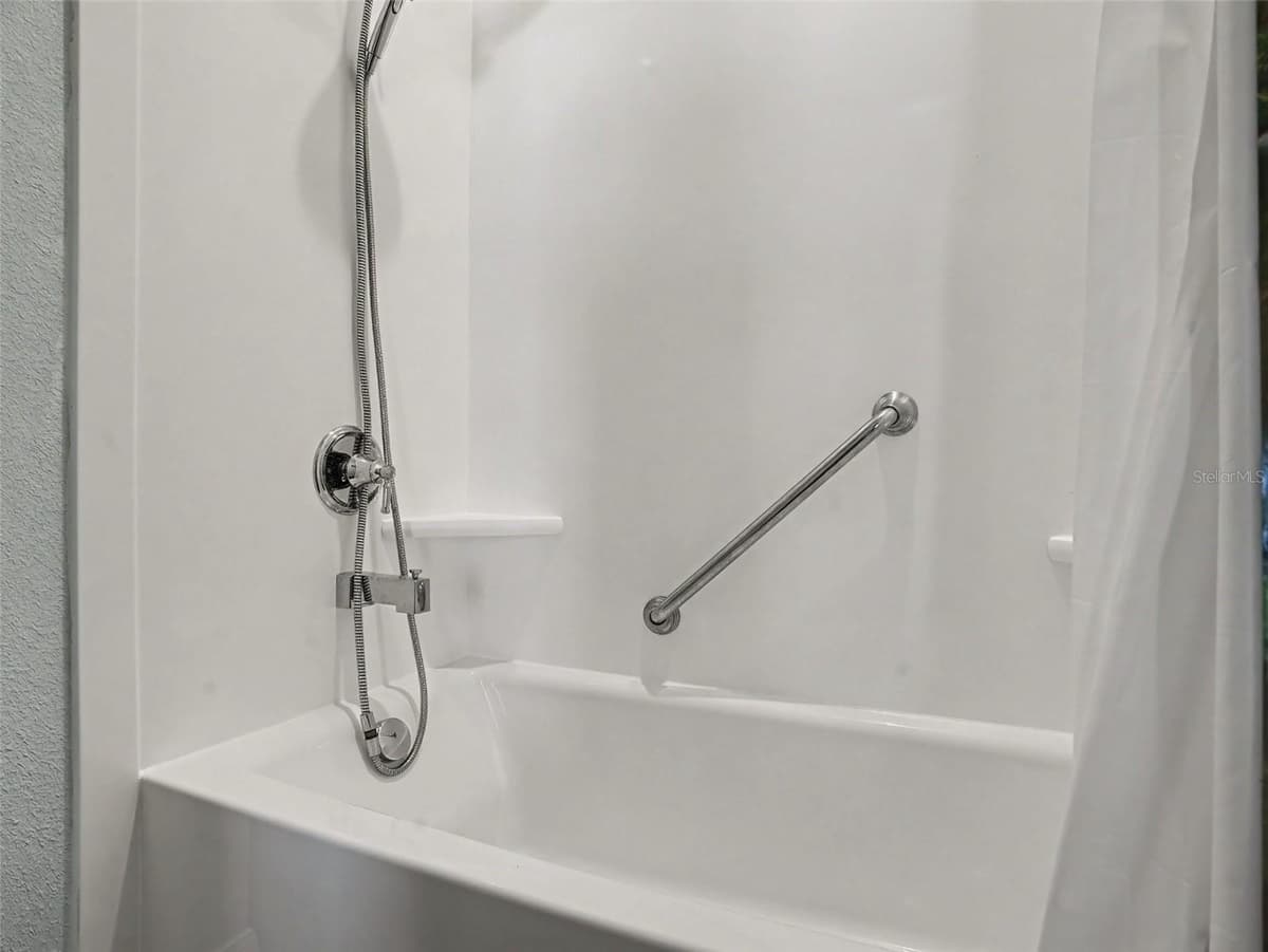 524 BLUE WATER COURT — photo 27 of 31