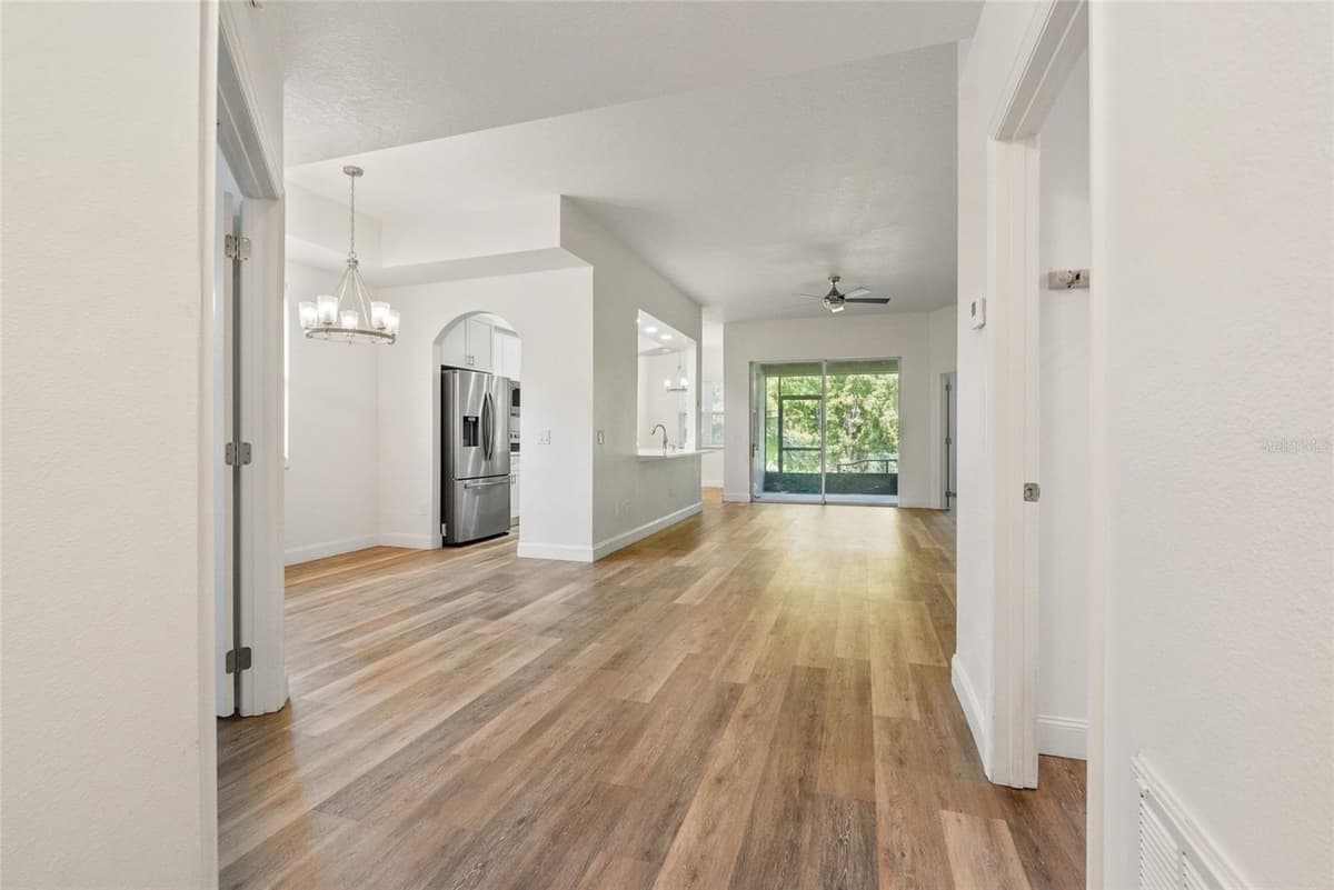 9416 MYRTLE CREEK LANE — photo 5 of 41