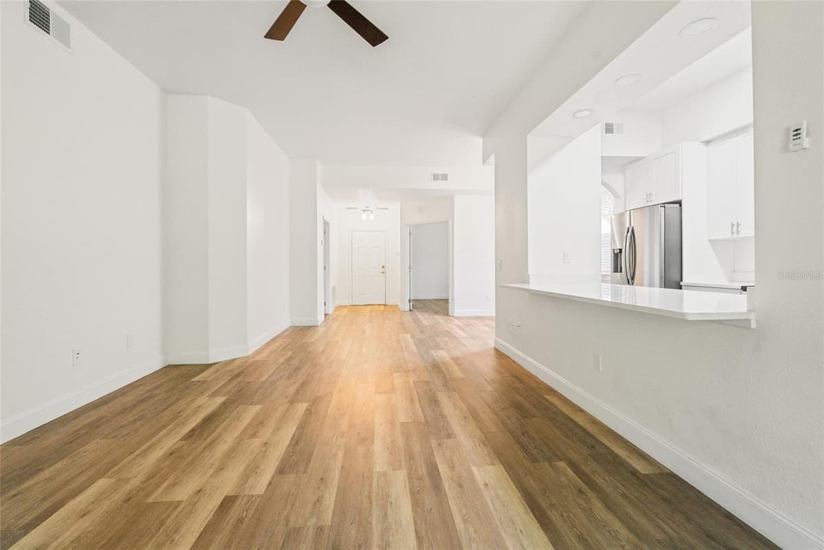 9416 MYRTLE CREEK LANE — photo 13 of 41