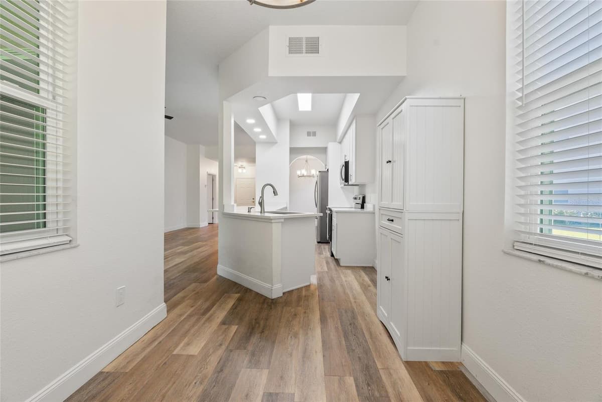 9416 MYRTLE CREEK LANE — photo 17 of 41