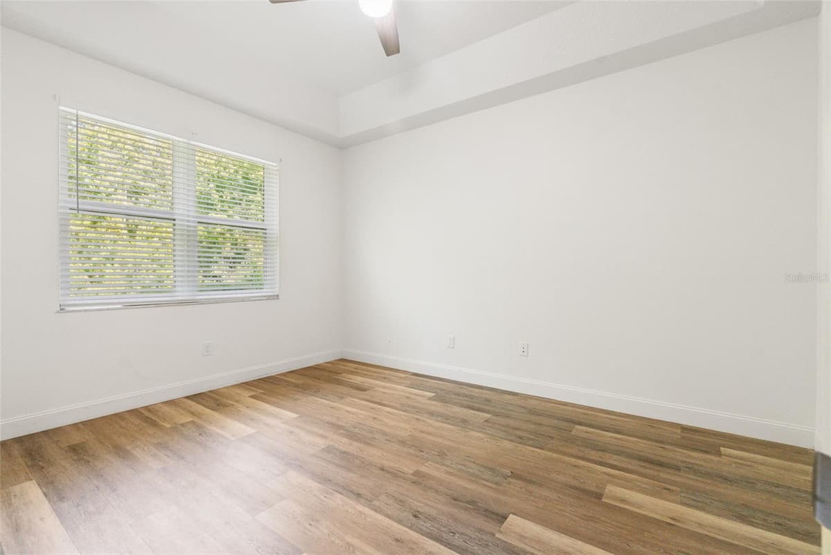 9416 MYRTLE CREEK LANE — photo 18 of 41