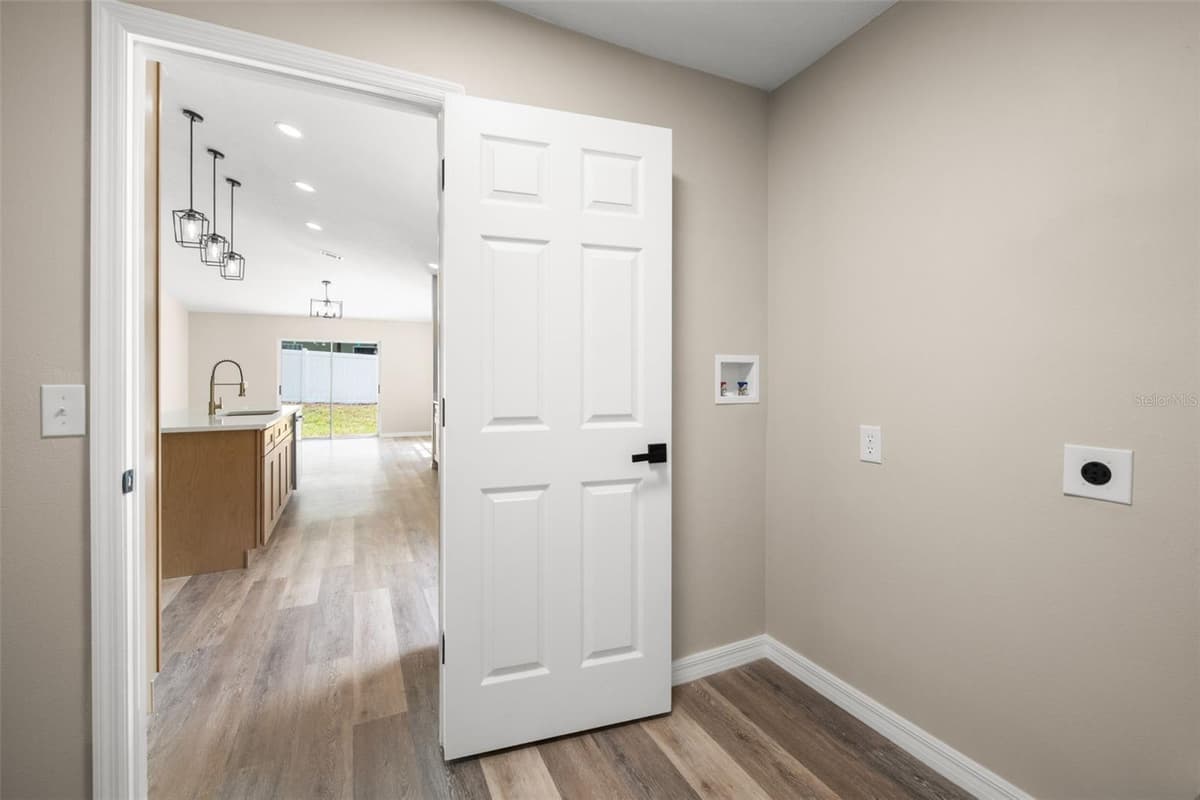 948 WELCH HILL CIRCLE — photo 42 of 48