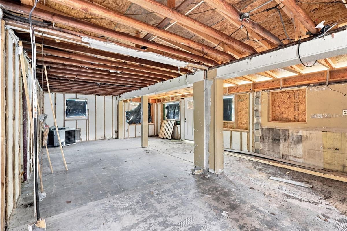 921 SALISBURY AVENUE — photo 16 of 27