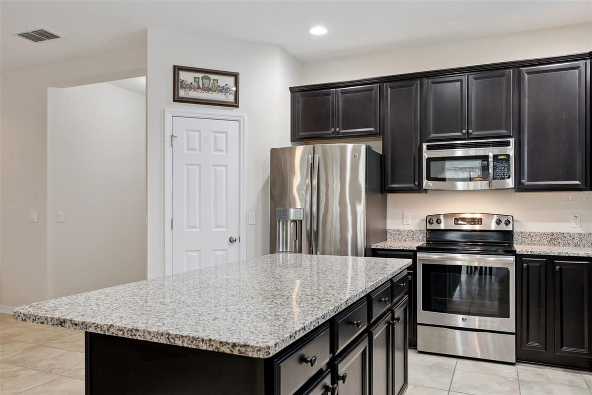 1120 WHITE WATER BAY DRIVE — photo 17 of 72