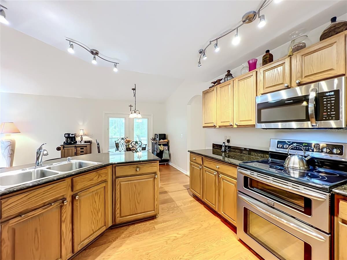 41821 ROYAL TRAILS ROAD — photo 11 of 67
