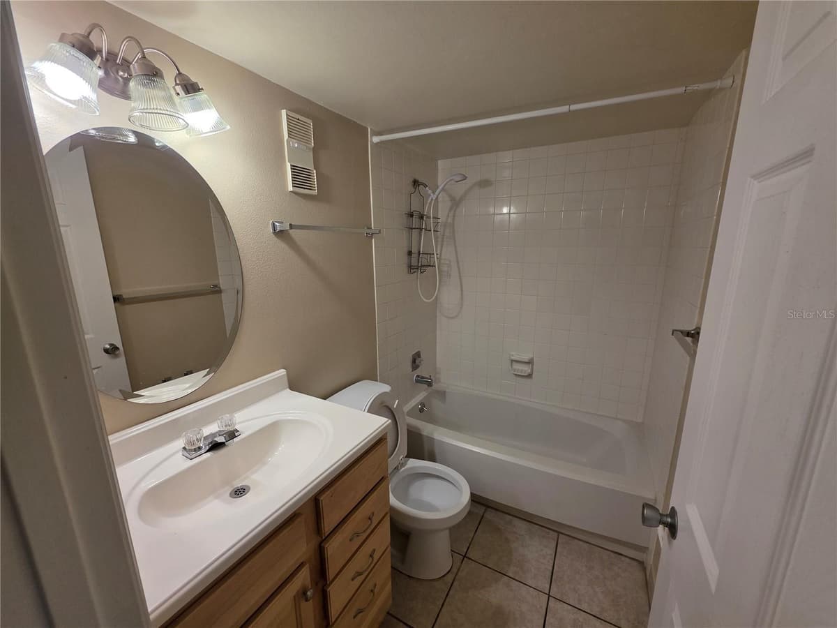 110 CYPRESS WOODS COURT — photo 17 of 31