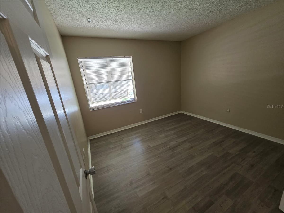 110 CYPRESS WOODS COURT — photo 18 of 31