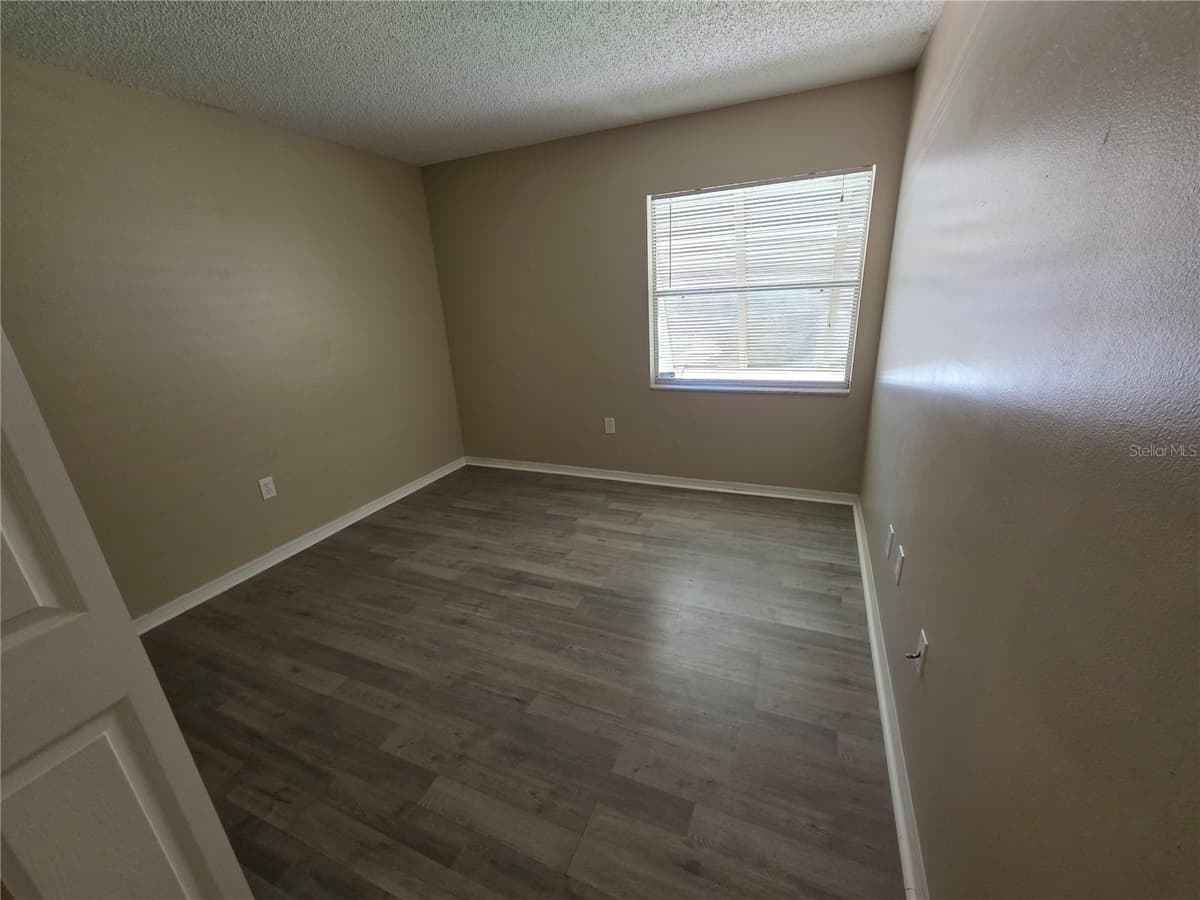 110 CYPRESS WOODS COURT — photo 15 of 31