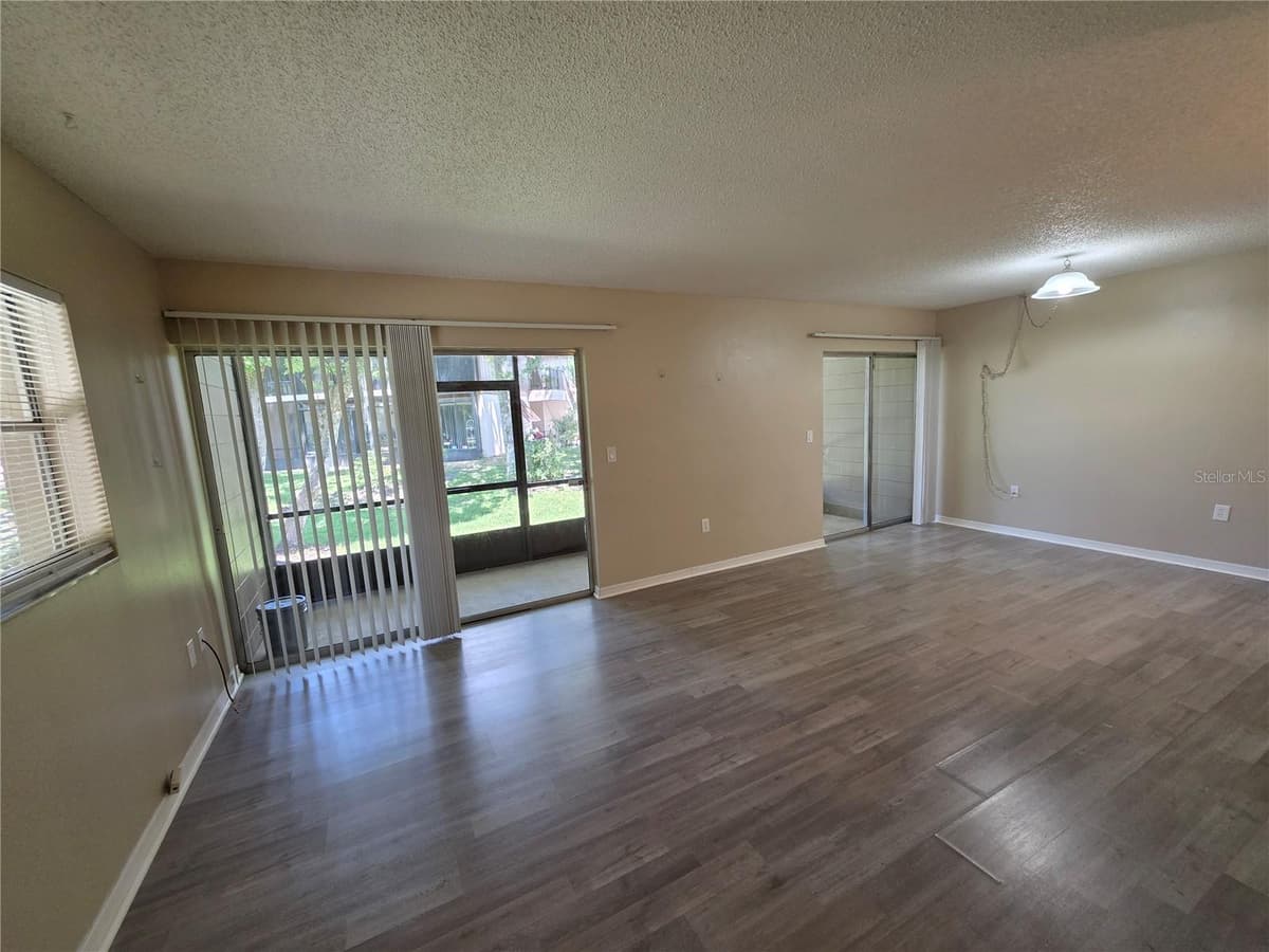110 CYPRESS WOODS COURT — photo 3 of 31