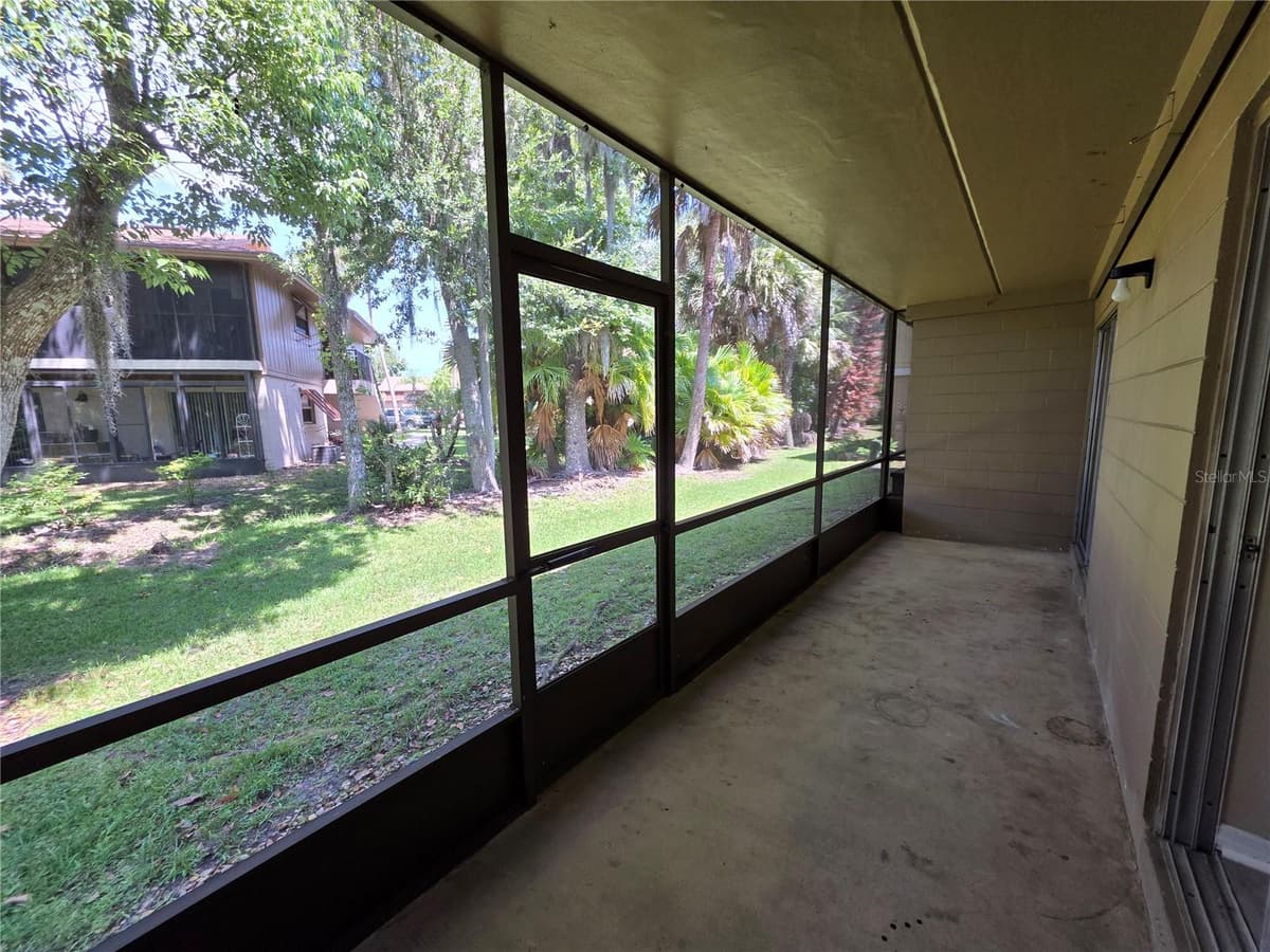 110 CYPRESS WOODS COURT — photo 27 of 31