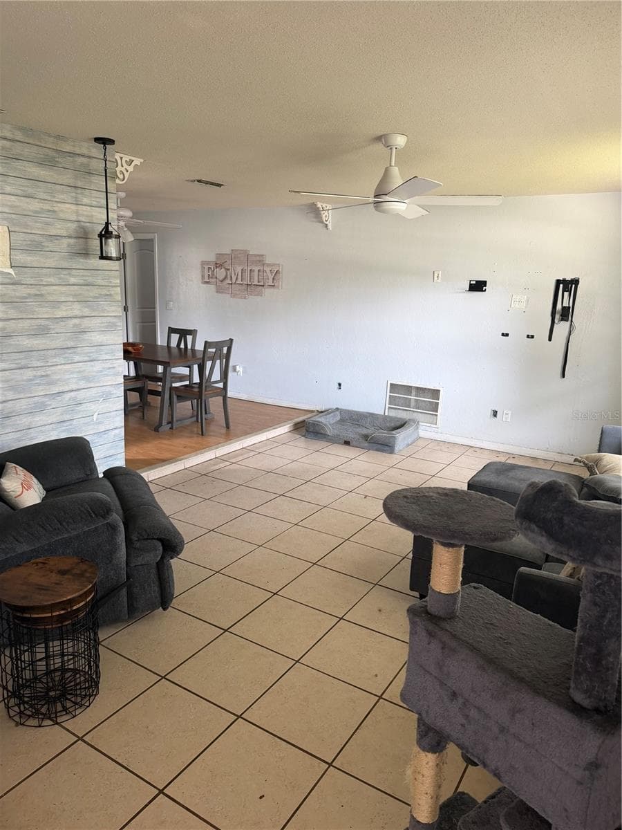 965 SANDLE WOOD DRIVE — photo 7 of 9