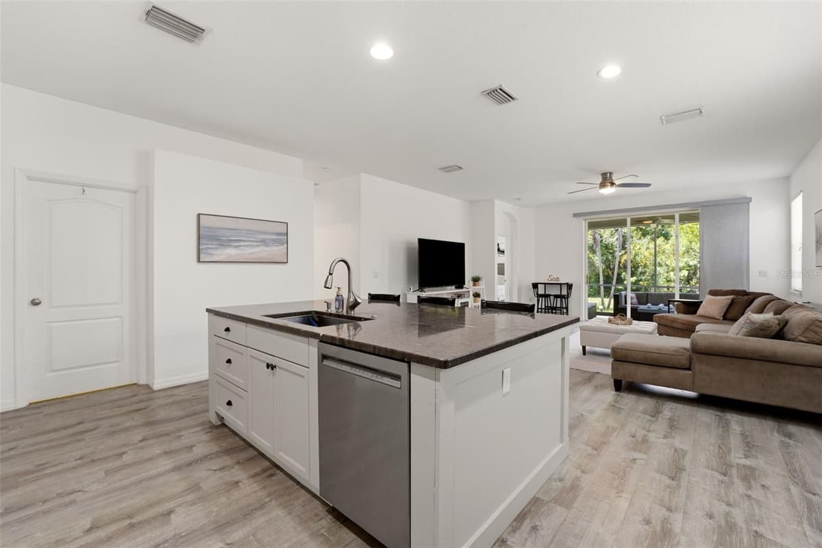 1796 SCARLETT AVENUE — photo 14 of 58