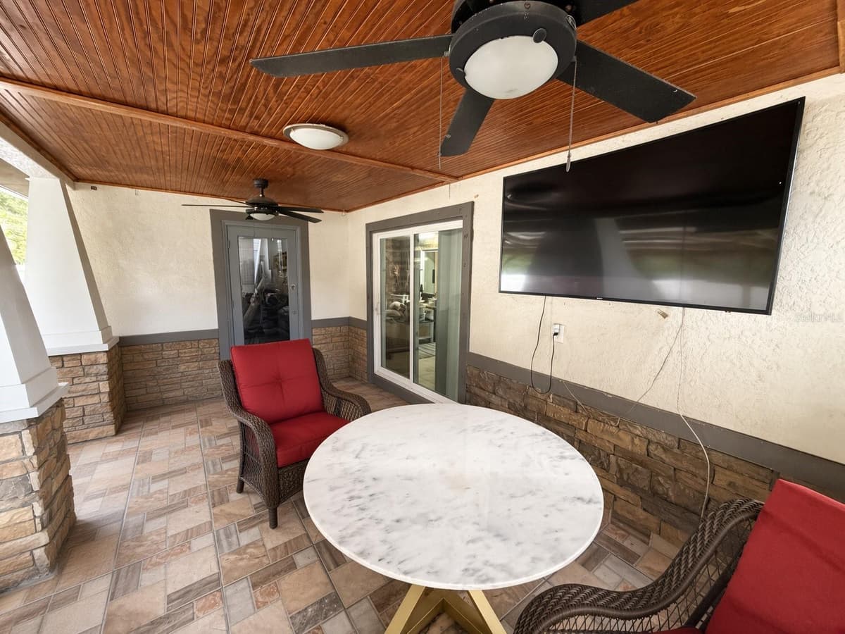 3010 STILLWATER DRIVE — photo 5 of 44
