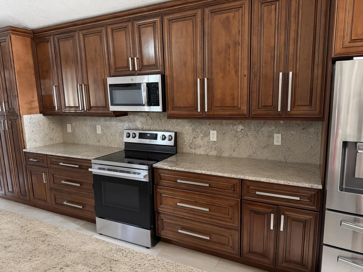 3010 STILLWATER DRIVE — photo 6 of 44