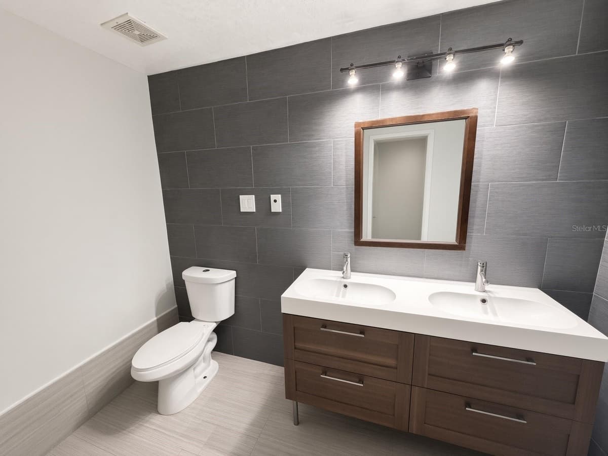 3010 STILLWATER DRIVE — photo 19 of 44