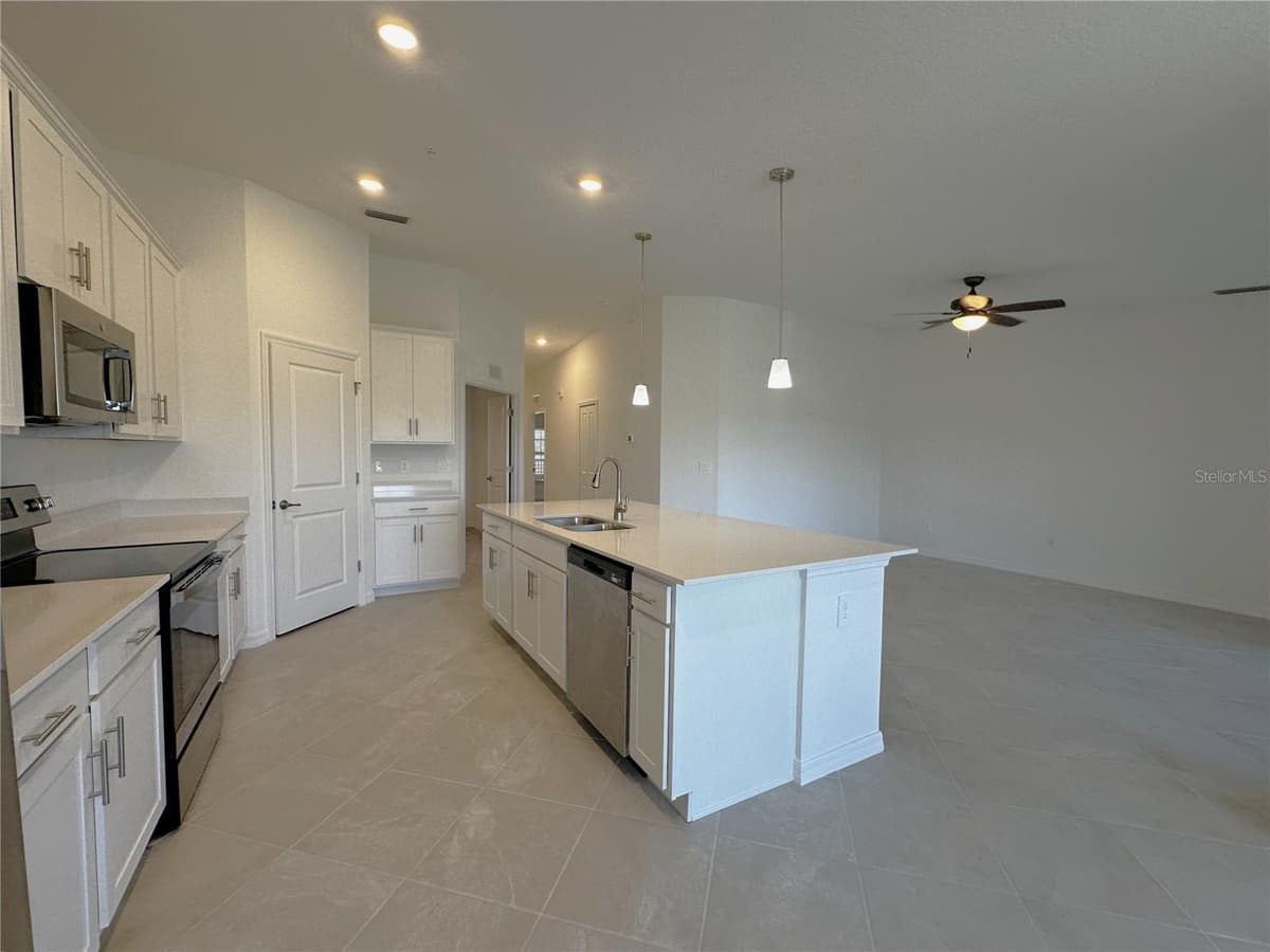 14271 HERITAGE LANDING BOULEVARD — photo 12 of 51