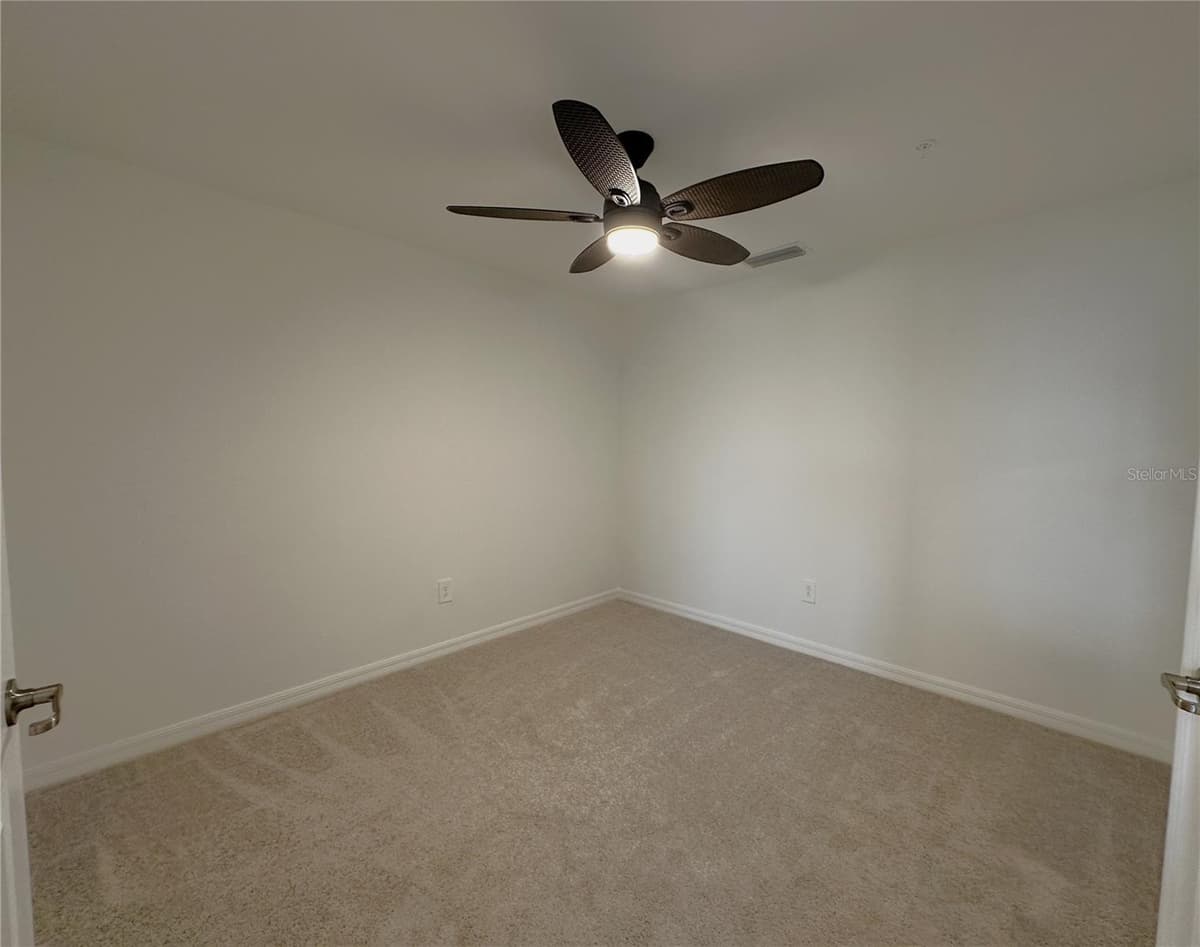14271 HERITAGE LANDING BOULEVARD — photo 18 of 51