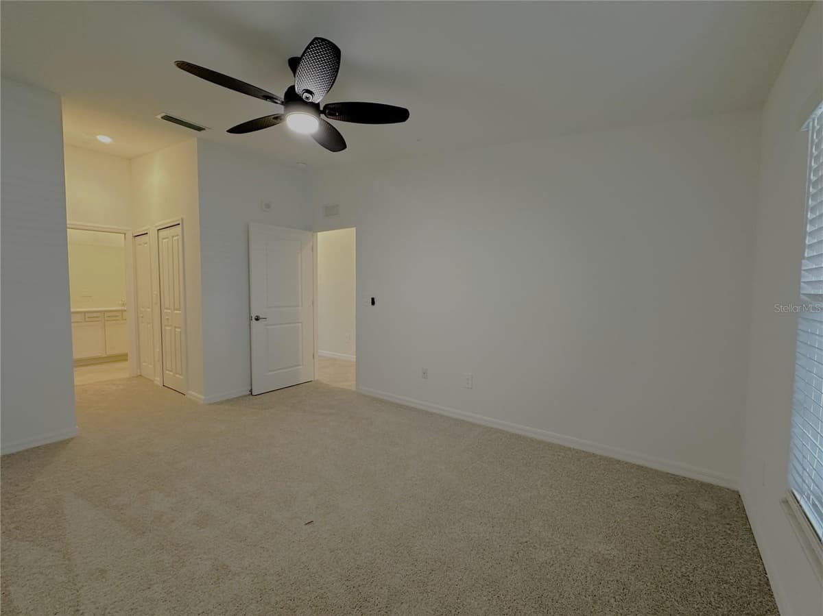 14271 HERITAGE LANDING BOULEVARD — photo 15 of 51
