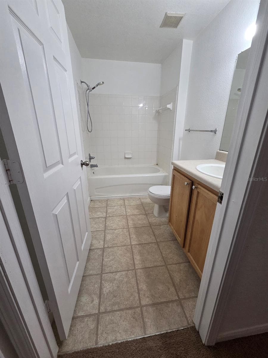 9165 LEE VISTA BOULEVARD — photo 3 of 9