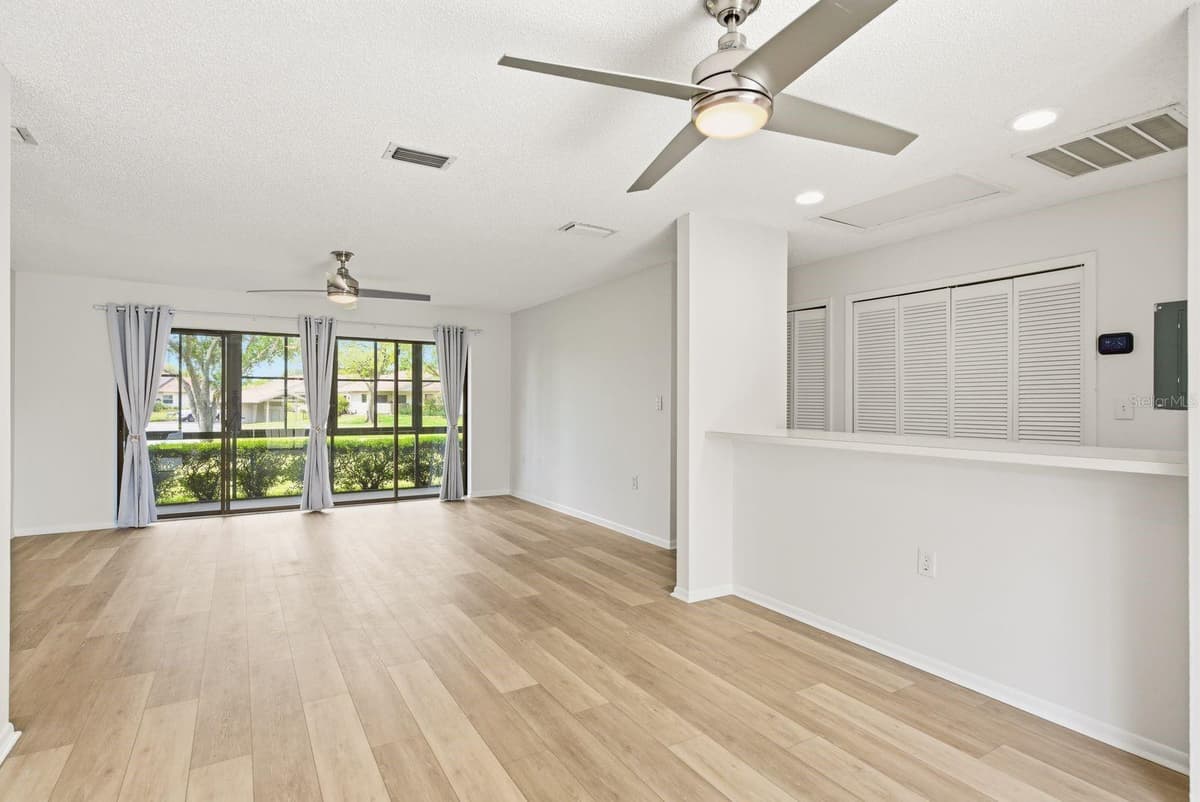 20 EVELYN COURT — photo 23 of 74