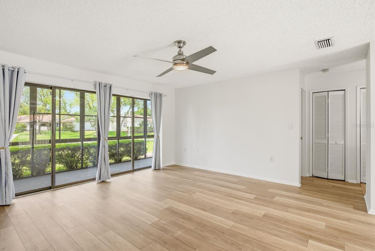 20 EVELYN COURT — photo 18 of 74