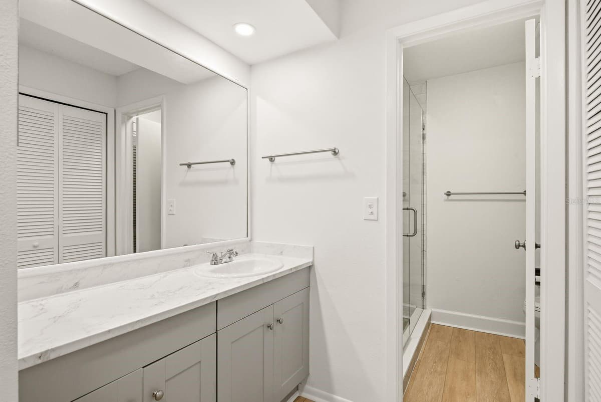 20 EVELYN COURT — photo 35 of 74