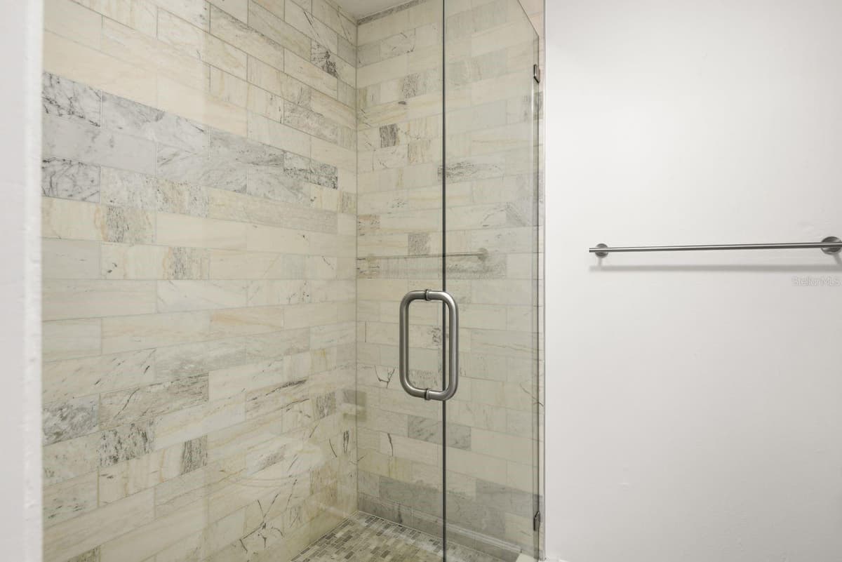20 EVELYN COURT — photo 36 of 74